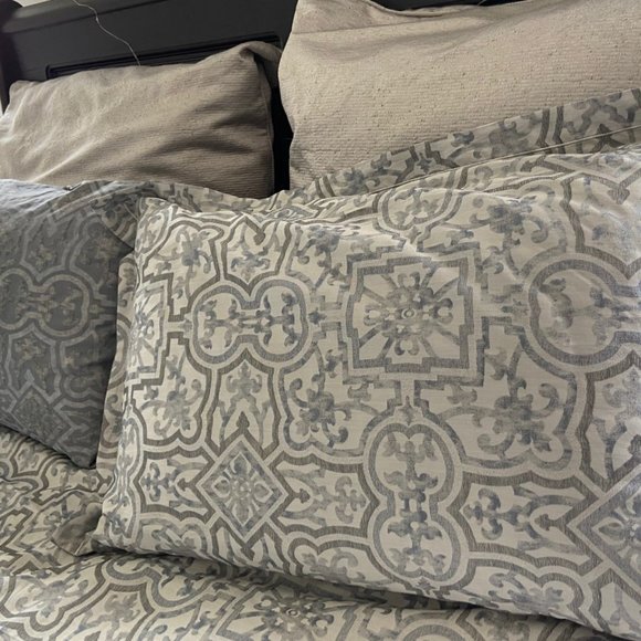 Revelle Duvet Cover and Pillow Shams Queen - Picture 6 of 7